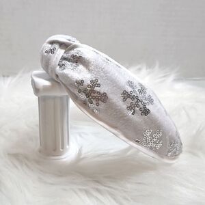 WHITE VELVET SILVER SEQUIN SNOWFLAKE HOLIDAY HEADBAND